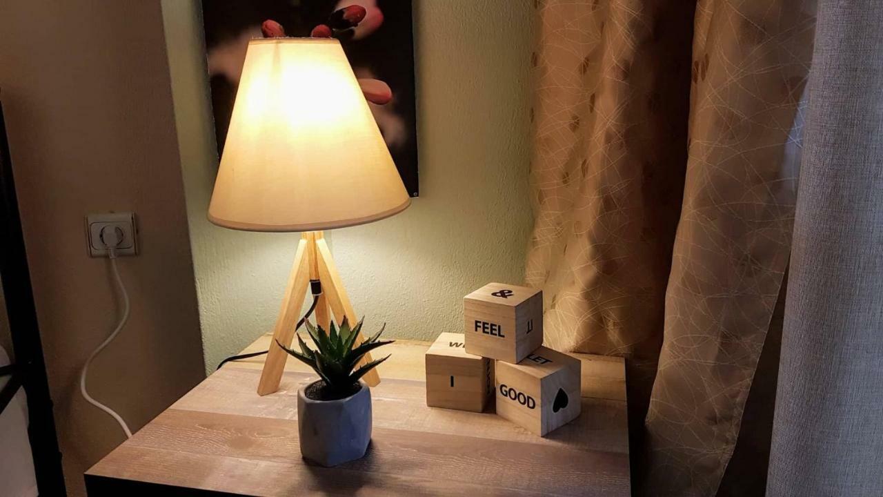 Apartment Cozy In Center With Private Parking! *