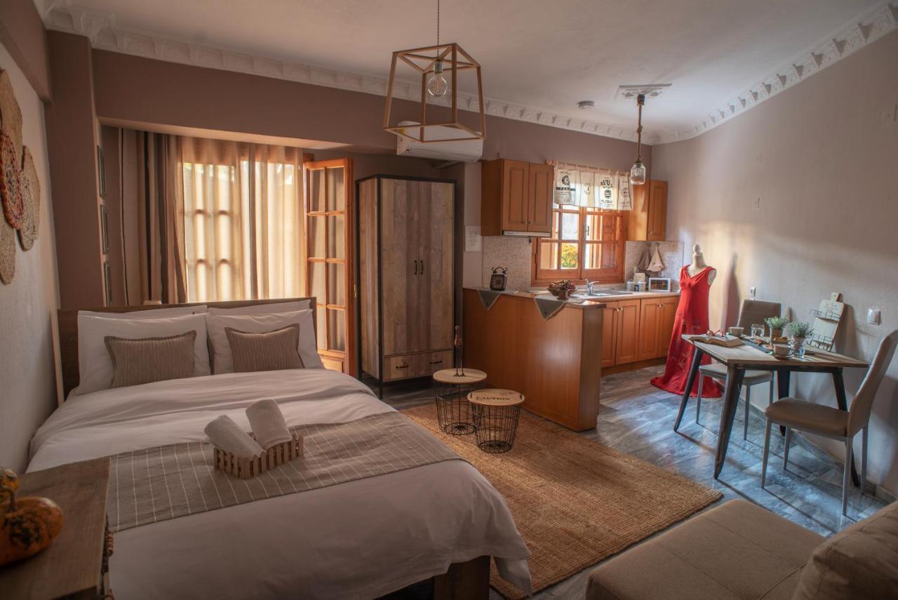Cozy In Center With Private Parking! Apartment