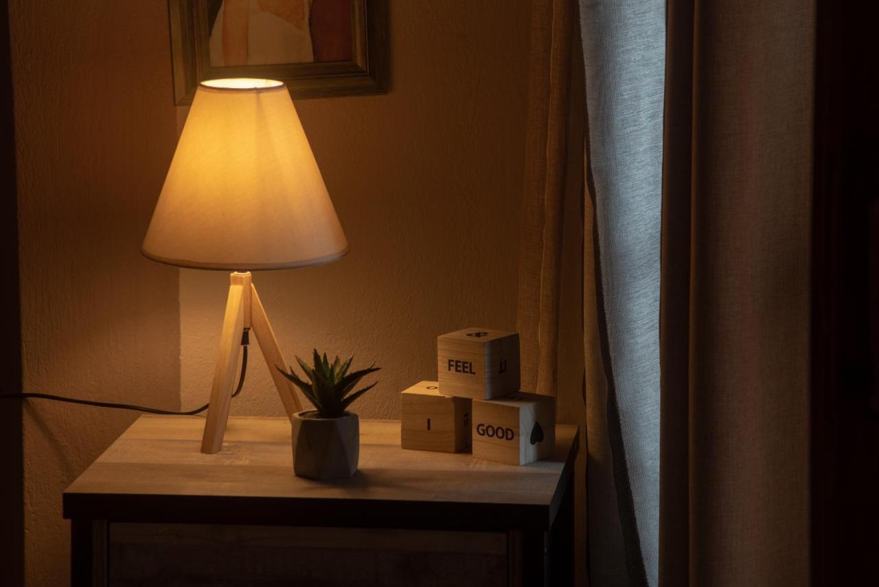 Cozy In Center With Private Parking! *